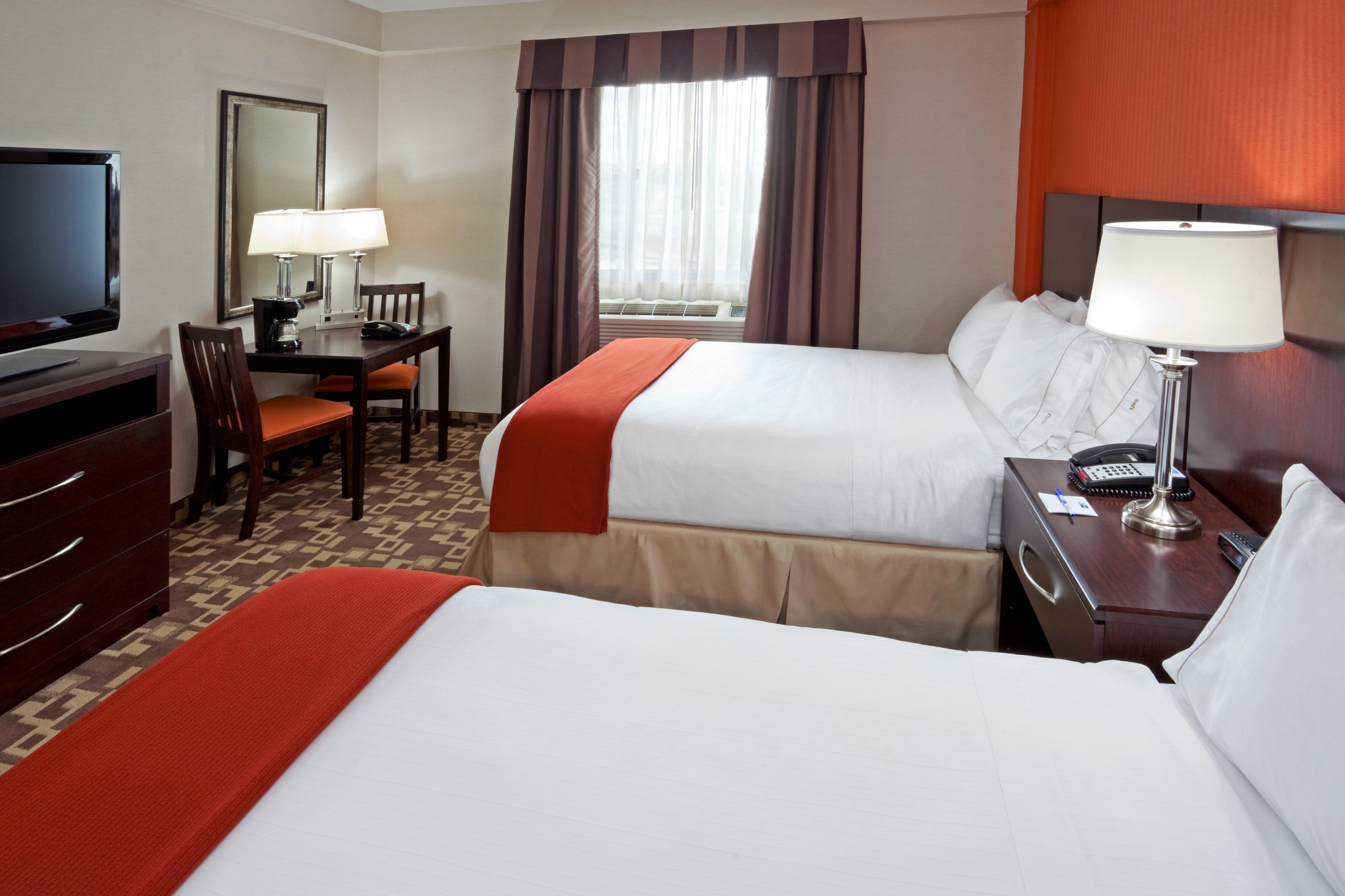 Holiday Inn Express Maspeth By Ihg New York Ngoại thất bức ảnh