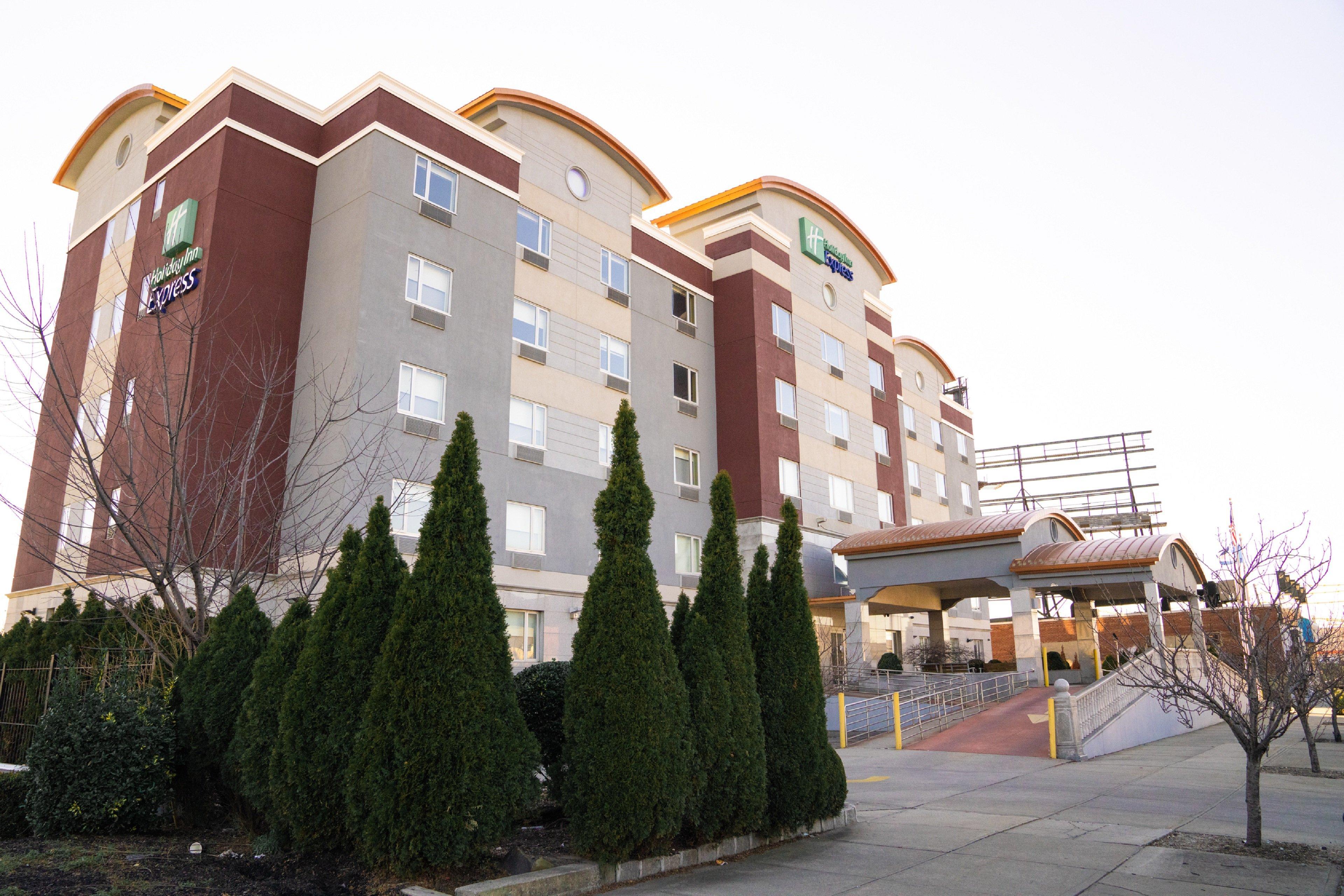 Holiday Inn Express Maspeth By Ihg New York Ngoại thất bức ảnh