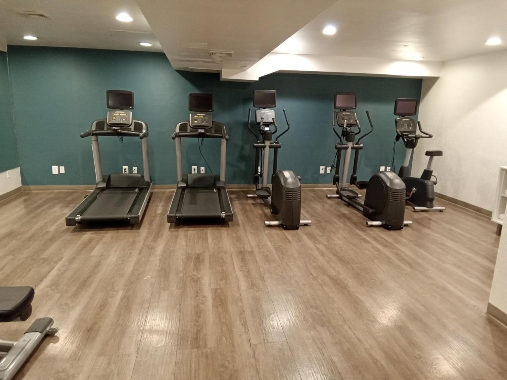 Holiday Inn Express Maspeth By Ihg New York Ngoại thất bức ảnh