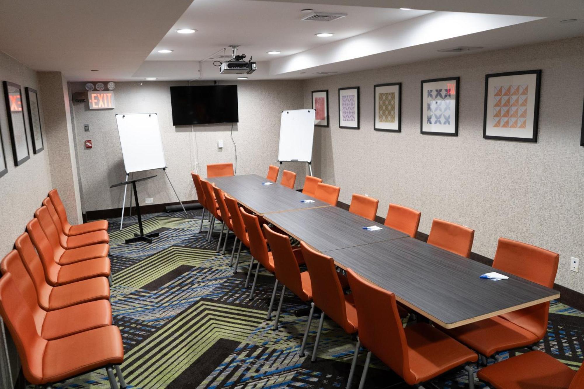 Holiday Inn Express Maspeth By Ihg New York Ngoại thất bức ảnh